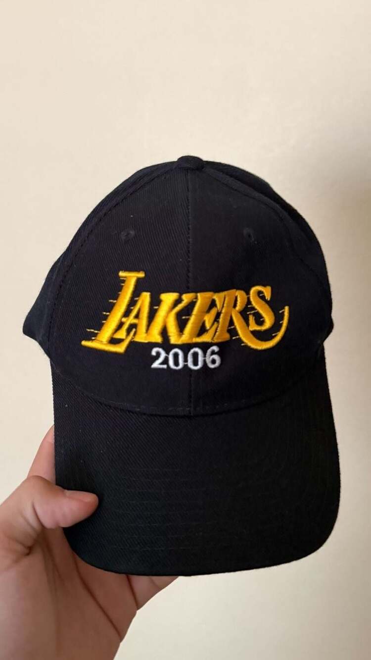 Los Angeles Lakers 2006 Black Embroidered Strapback Baseball Cap